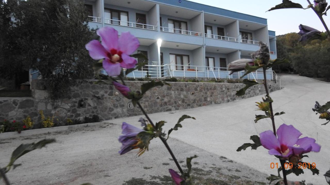 Sokakagzi Assos Nazan Motel Restoran Beach מראה חיצוני תמונה